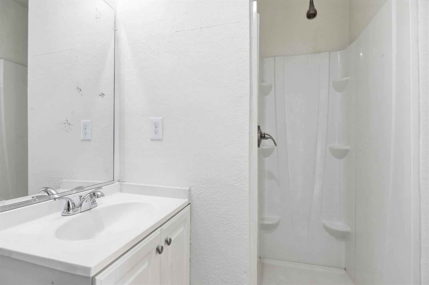 821 Sutter Ave, Modesto, CA 95351