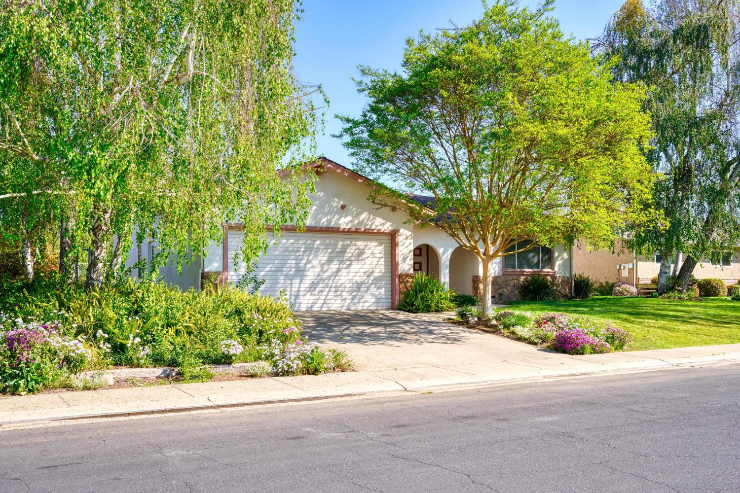 2290 Mission St, Escalon, CA 95320