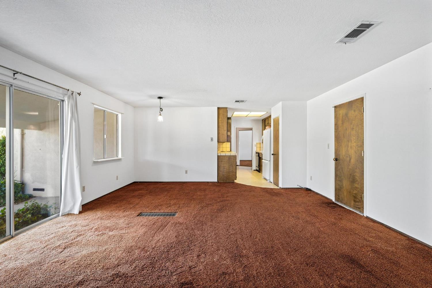 2290 Mission St, Escalon, CA 95320