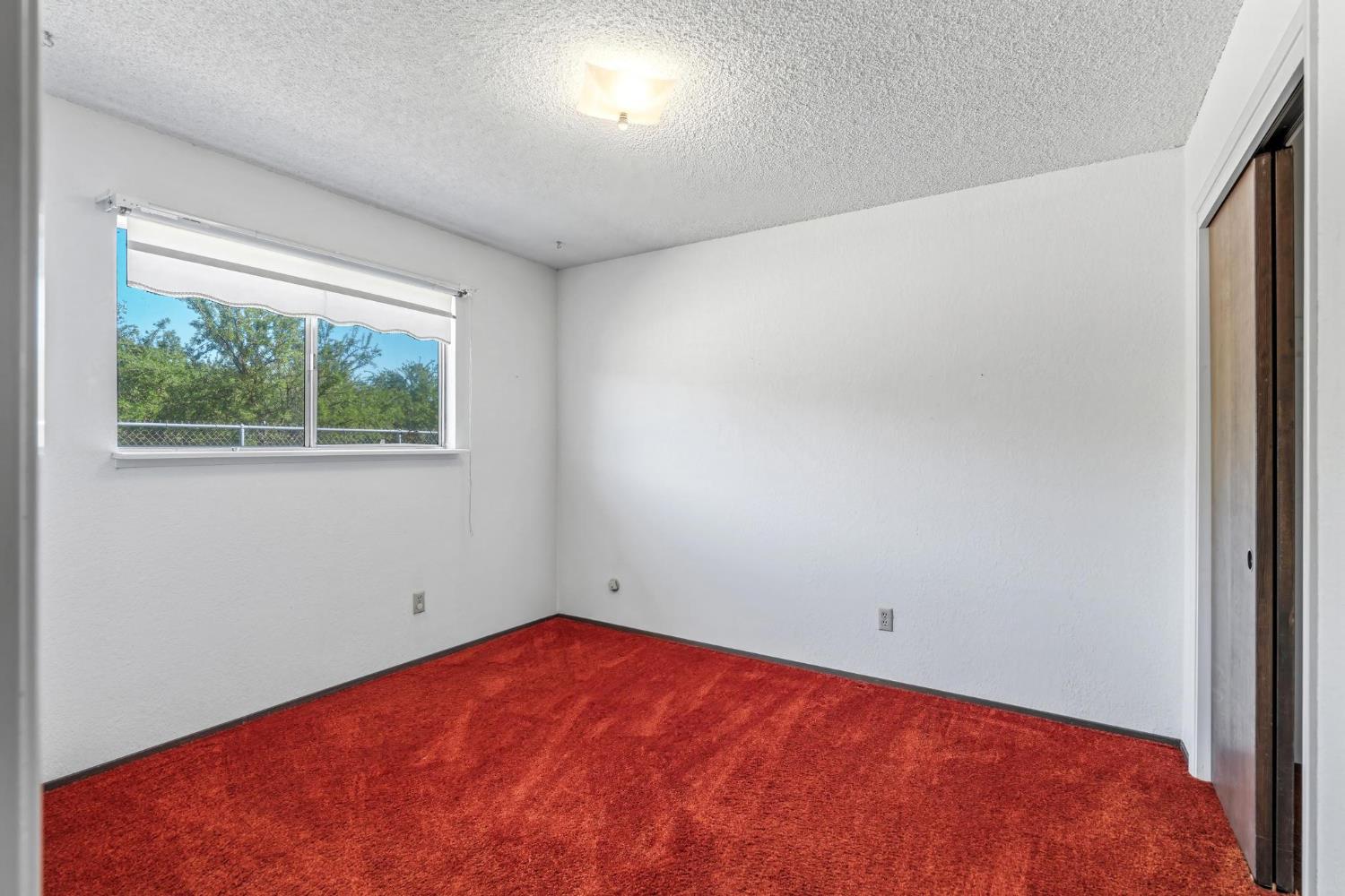 2290 Mission St, Escalon, CA 95320