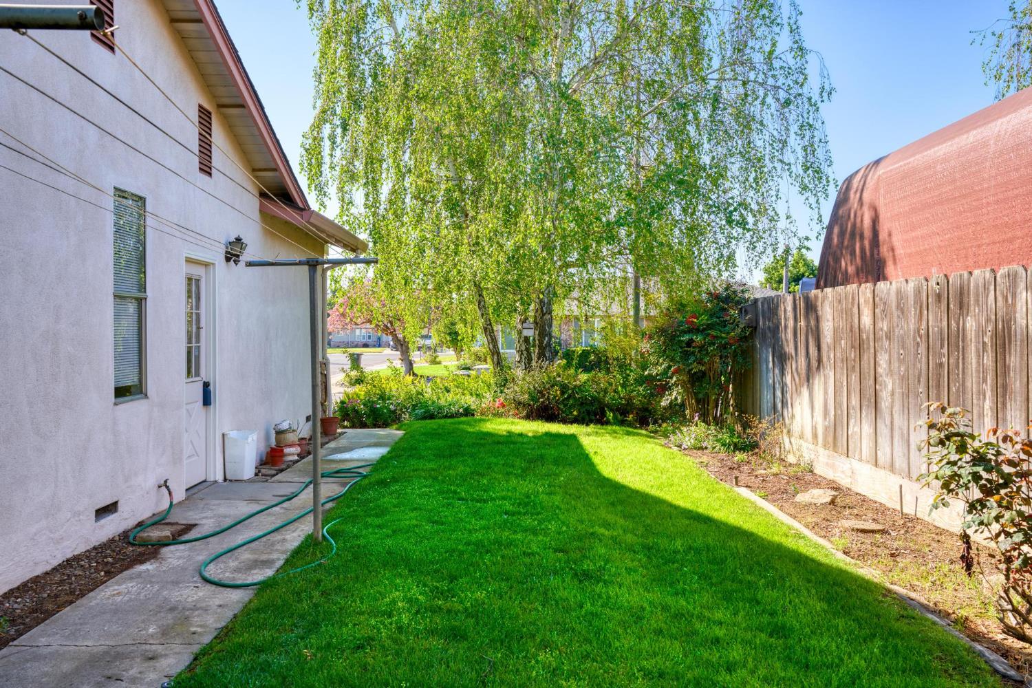 2290 Mission St, Escalon, CA 95320