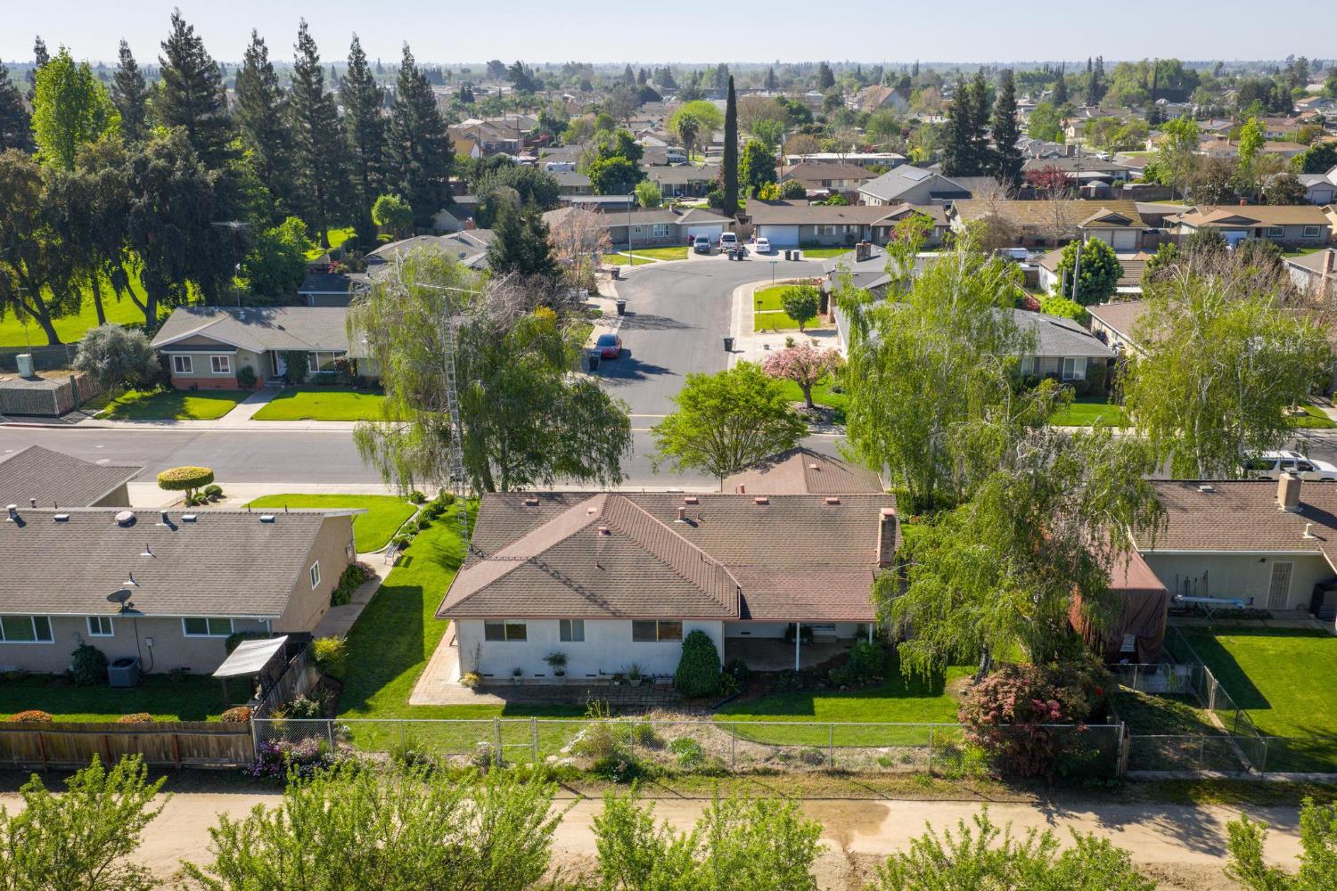 2290 Mission St, Escalon, CA 95320