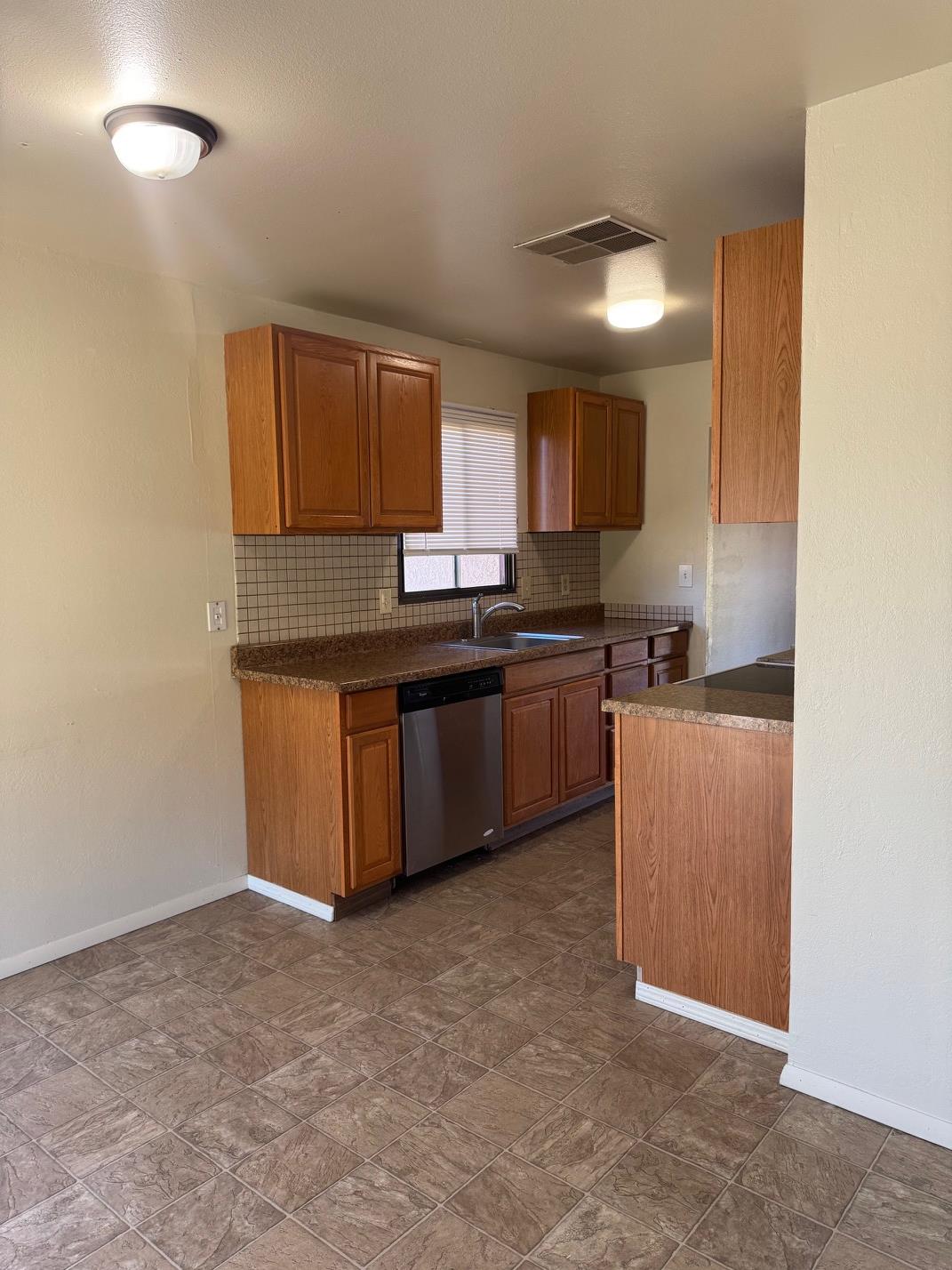 912 Feather Dr, Copperopolis, CA 95228