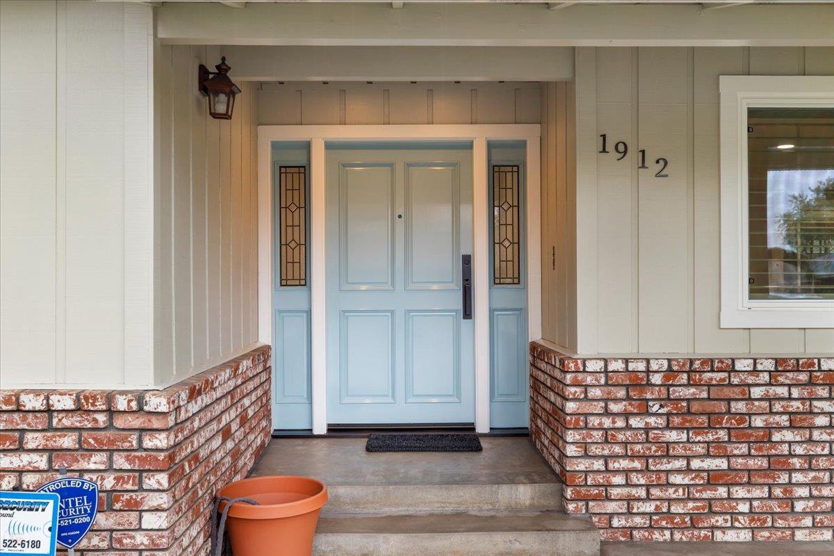 1912 Scarborough Ct, Modesto, CA 95355