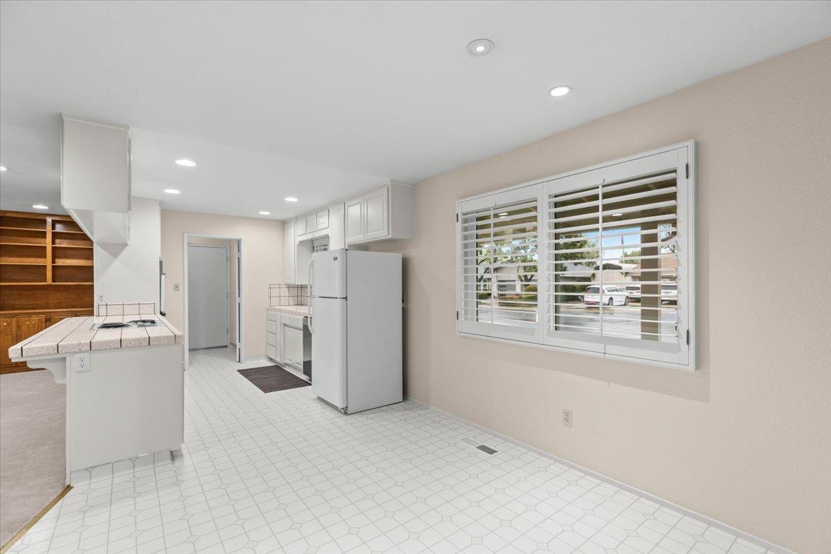 1912 Scarborough Ct, Modesto, CA 95355