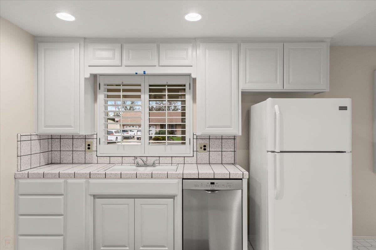 1912 Scarborough Ct, Modesto, CA 95355