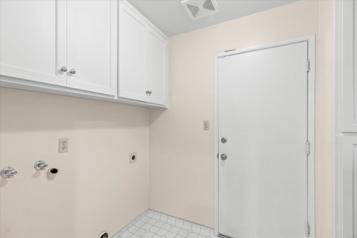 1912 Scarborough Ct, Modesto, CA 95355