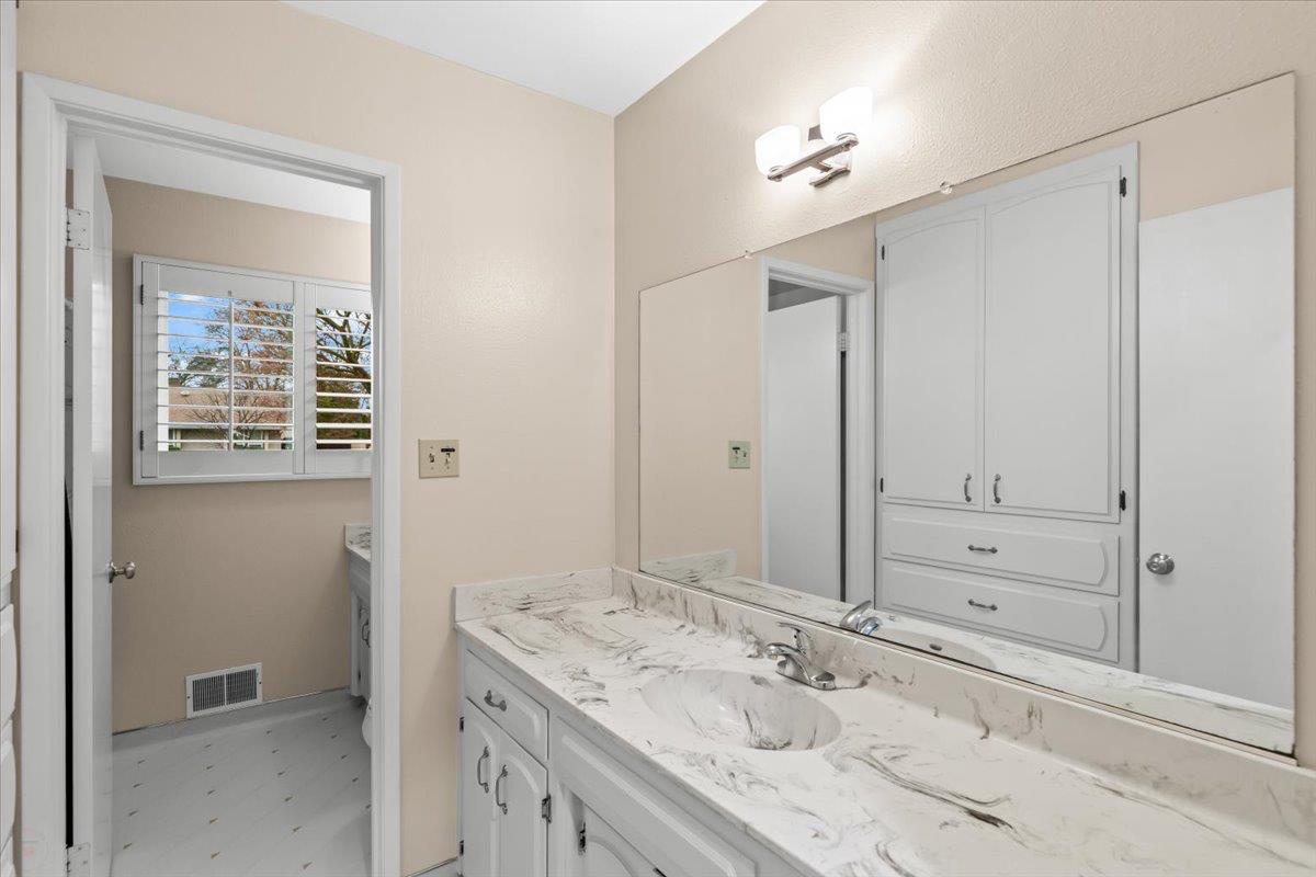 1912 Scarborough Ct, Modesto, CA 95355