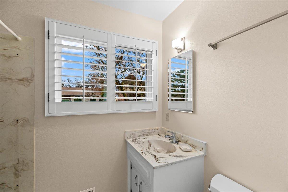 1912 Scarborough Ct, Modesto, CA 95355