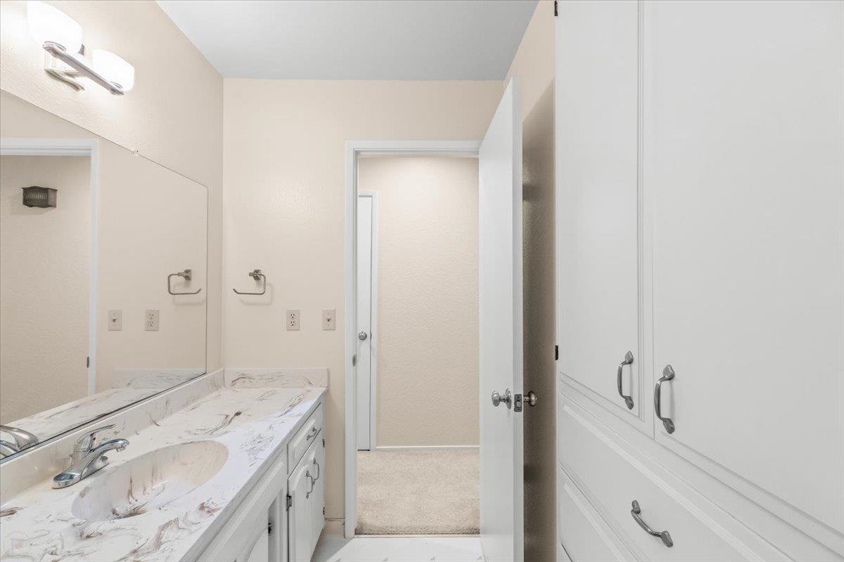 1912 Scarborough Ct, Modesto, CA 95355