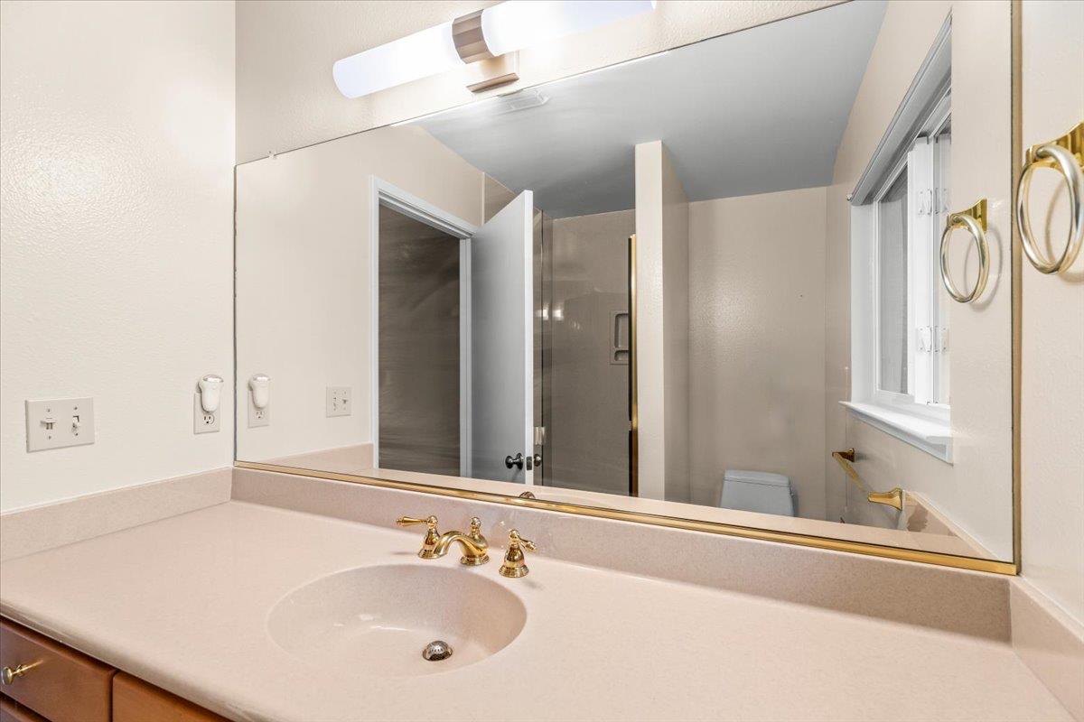 1912 Scarborough Ct, Modesto, CA 95355