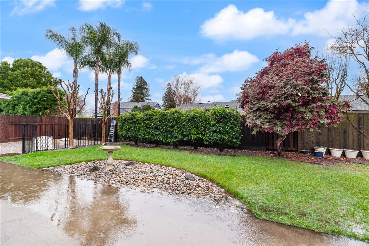 1912 Scarborough Ct, Modesto, CA 95355