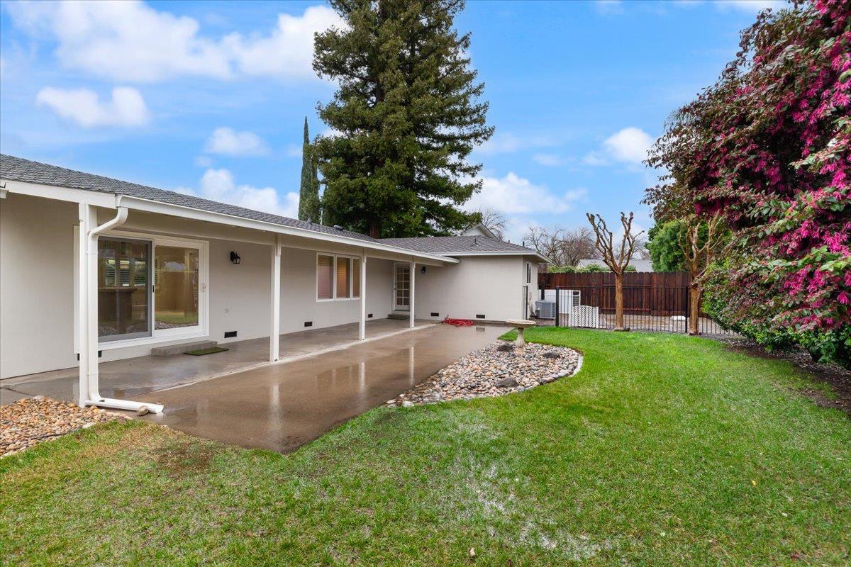 1912 Scarborough Ct, Modesto, CA 95355