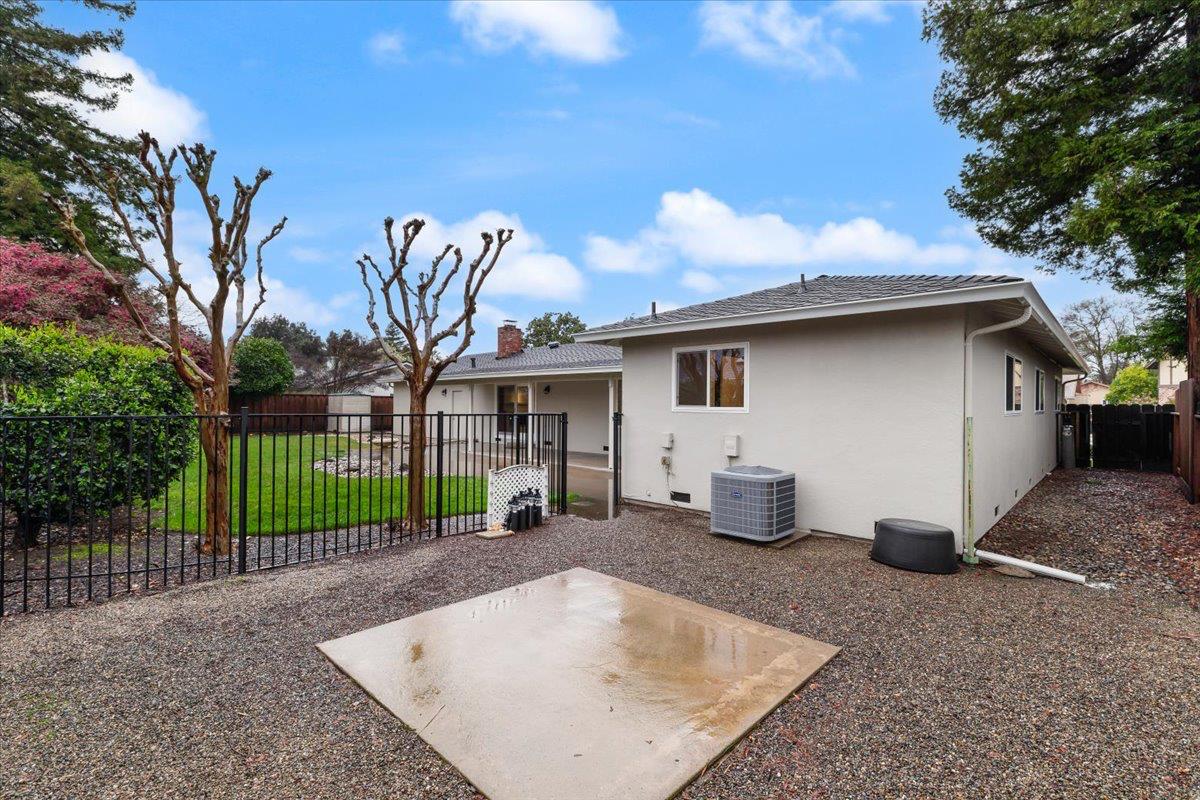 1912 Scarborough Ct, Modesto, CA 95355