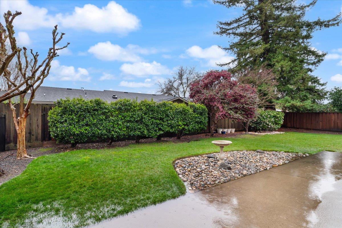 1912 Scarborough Ct, Modesto, CA 95355