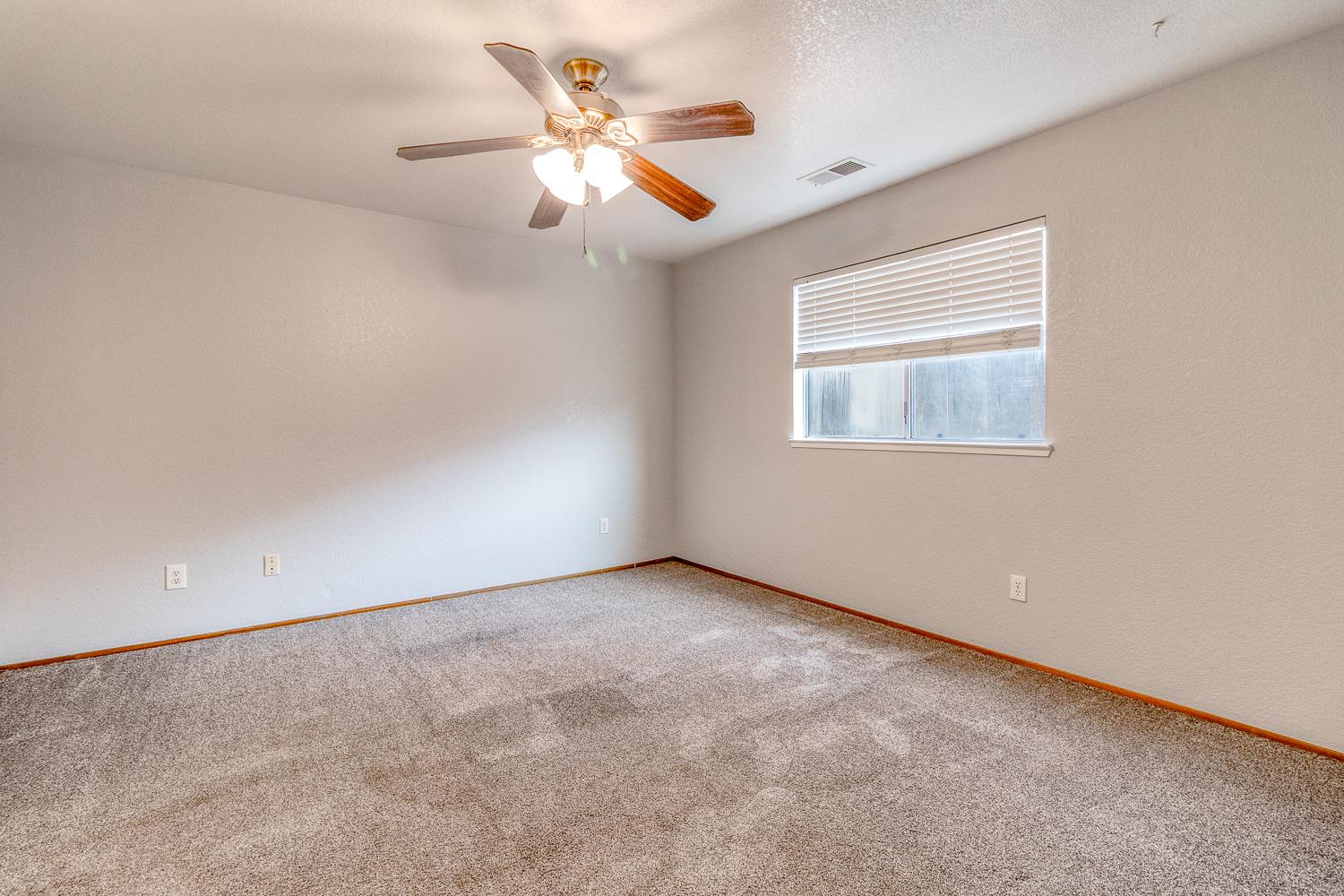 900 W Canal Dr #114, Turlock, CA 95380