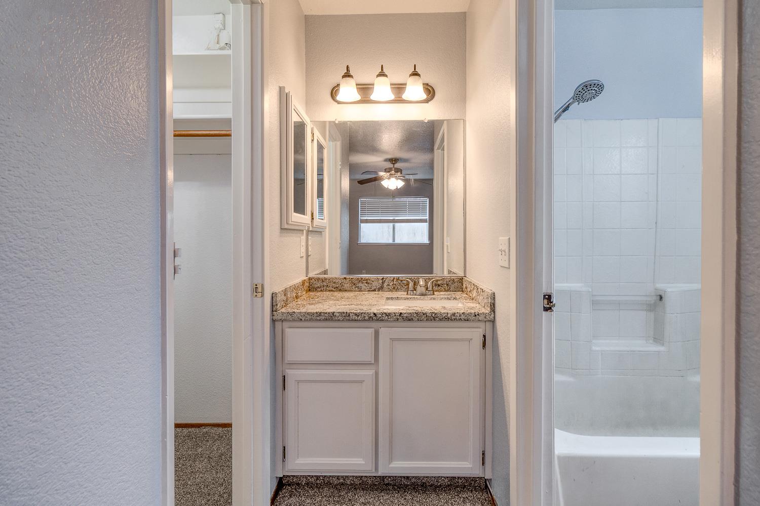 900 W Canal Dr #114, Turlock, CA 95380