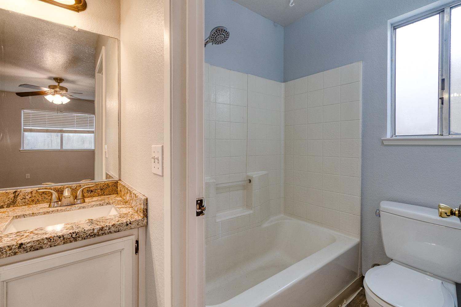 900 W Canal Dr #114, Turlock, CA 95380