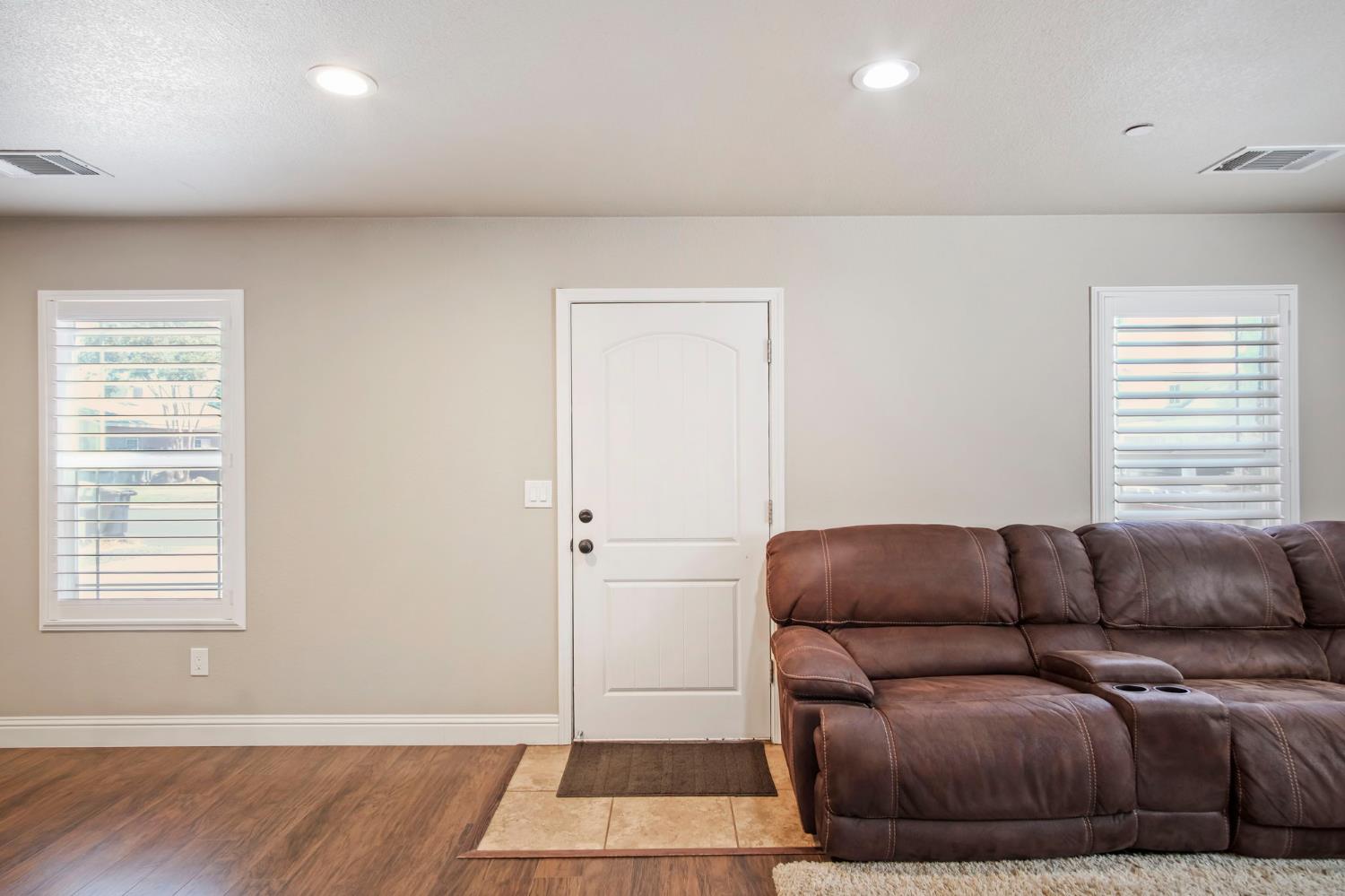 1529 Mitchell Ave, Escalon, CA 95320