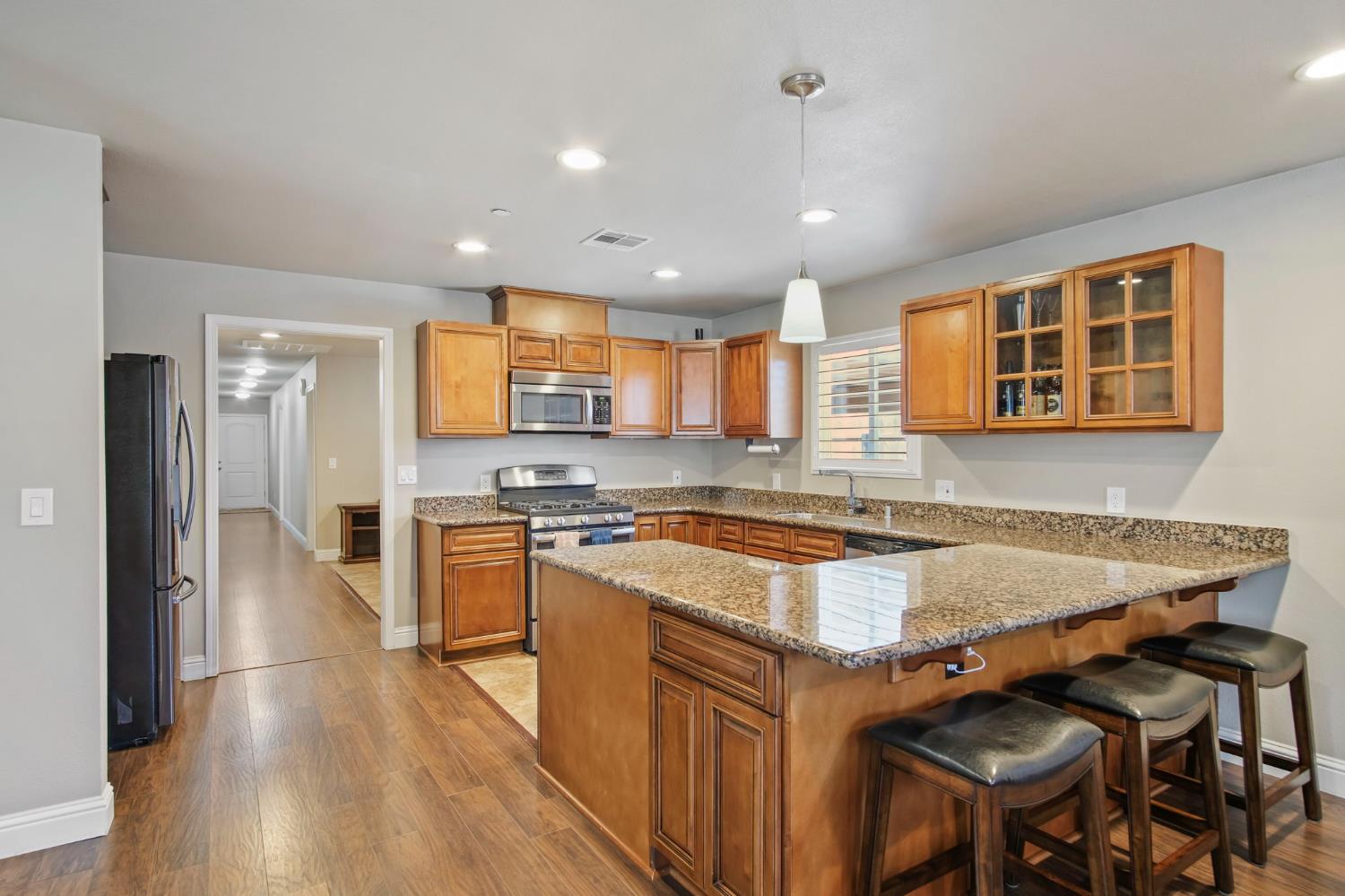 1529 Mitchell Ave, Escalon, CA 95320