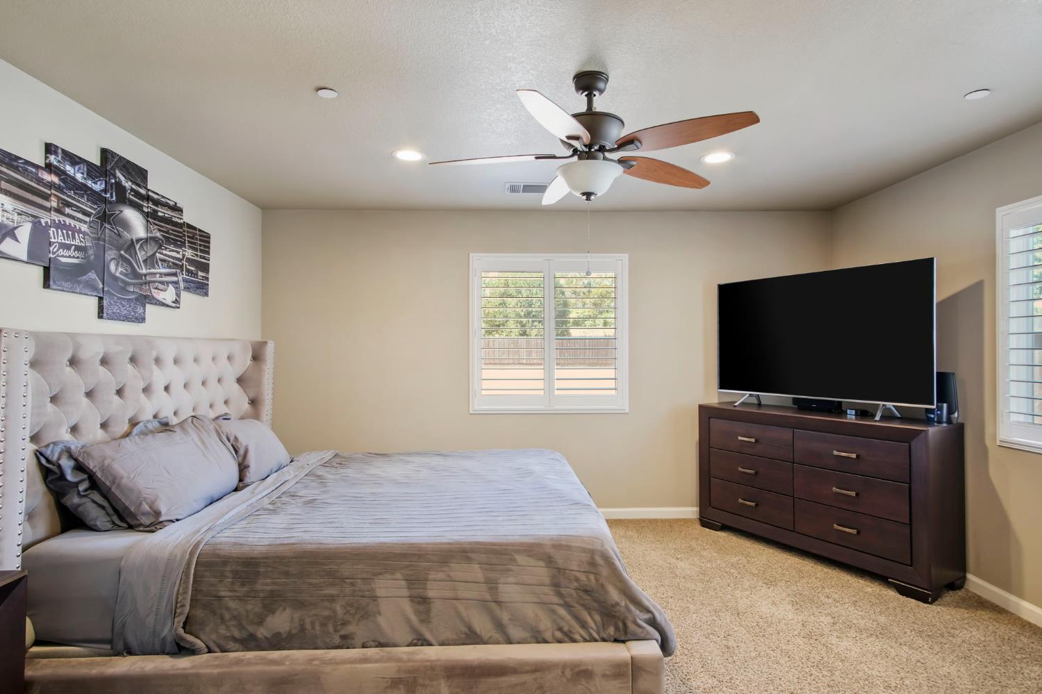 1529 Mitchell Ave, Escalon, CA 95320