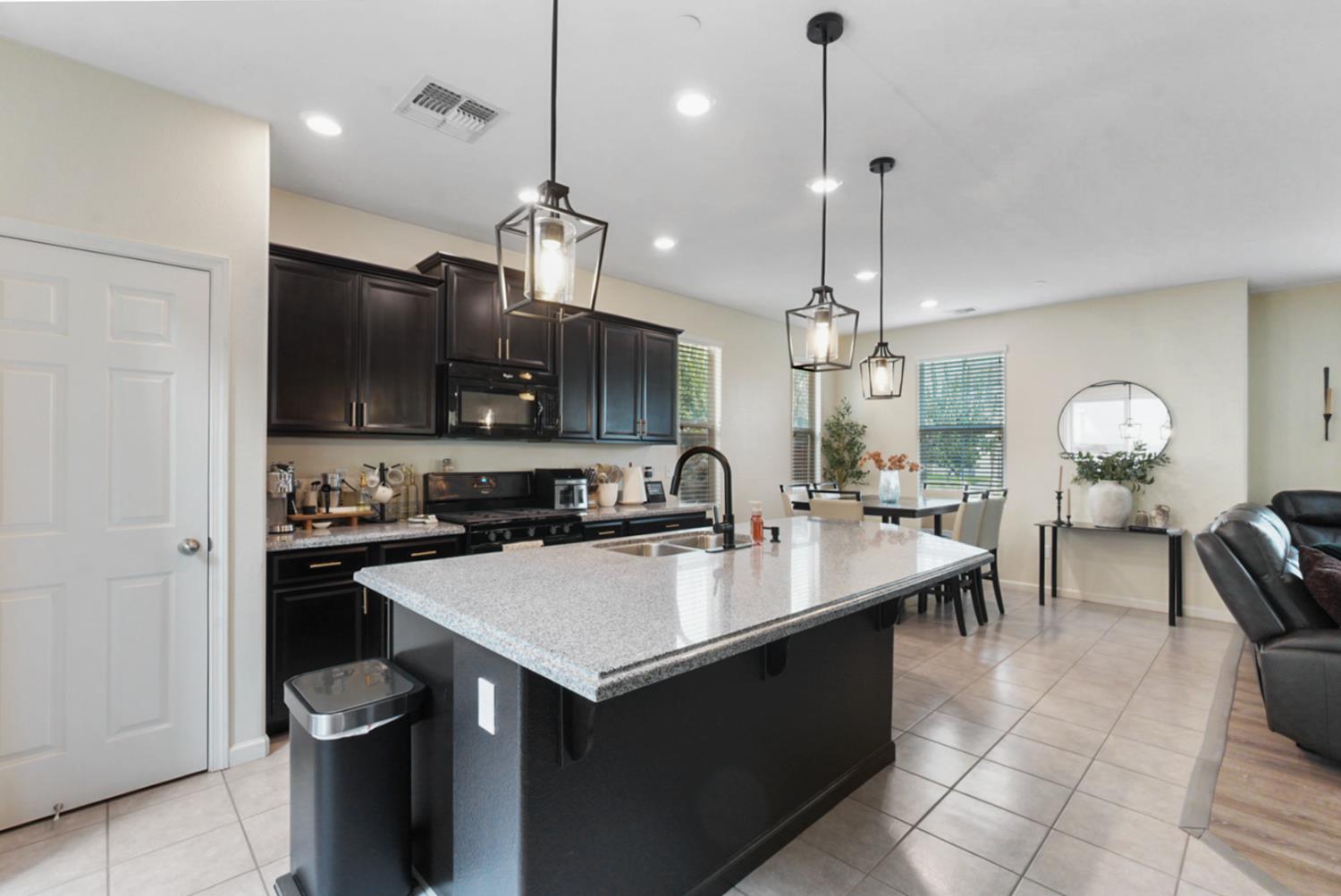 5713 Antique Rose Way, Riverbank, CA 95367