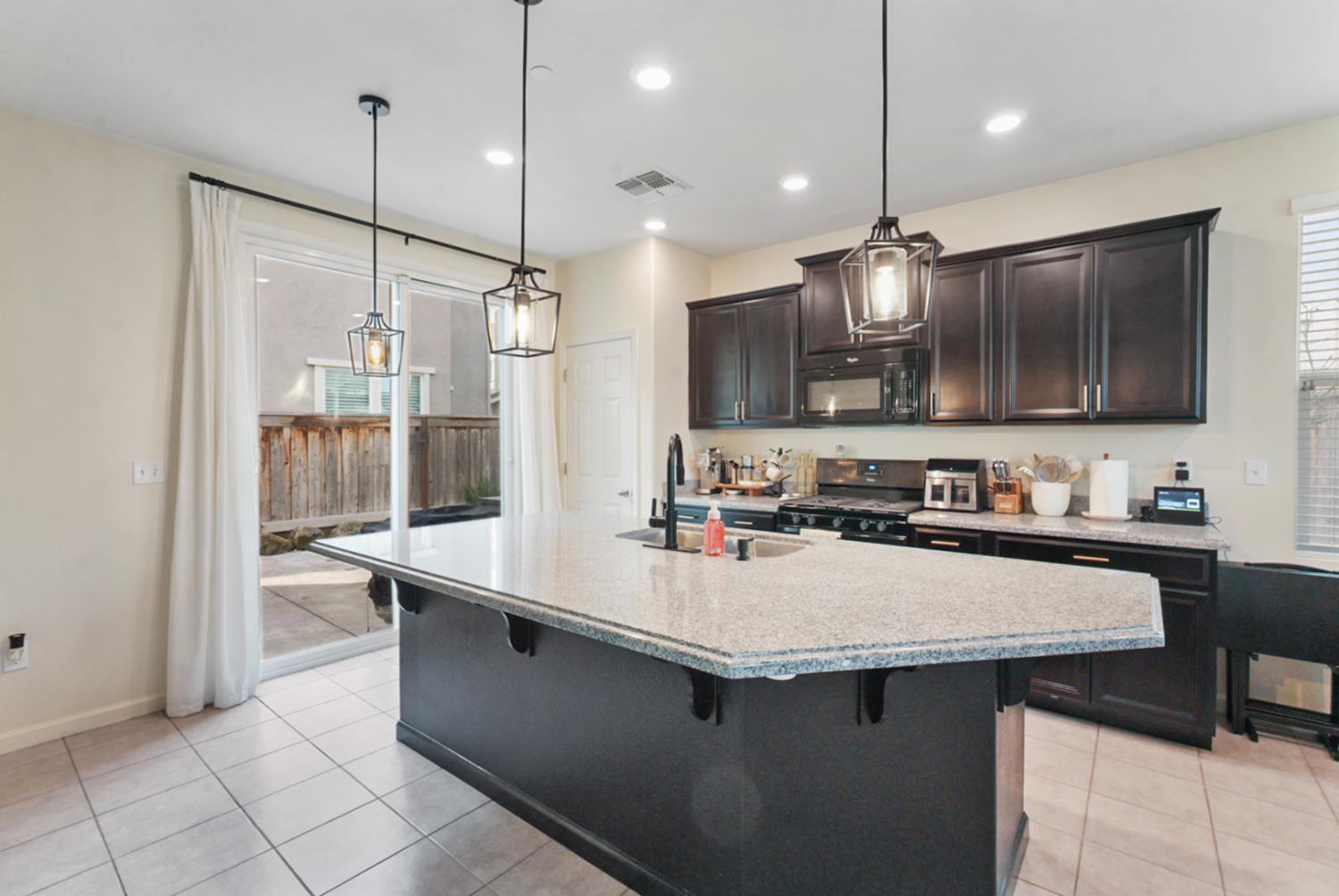 5713 Antique Rose Way, Riverbank, CA 95367