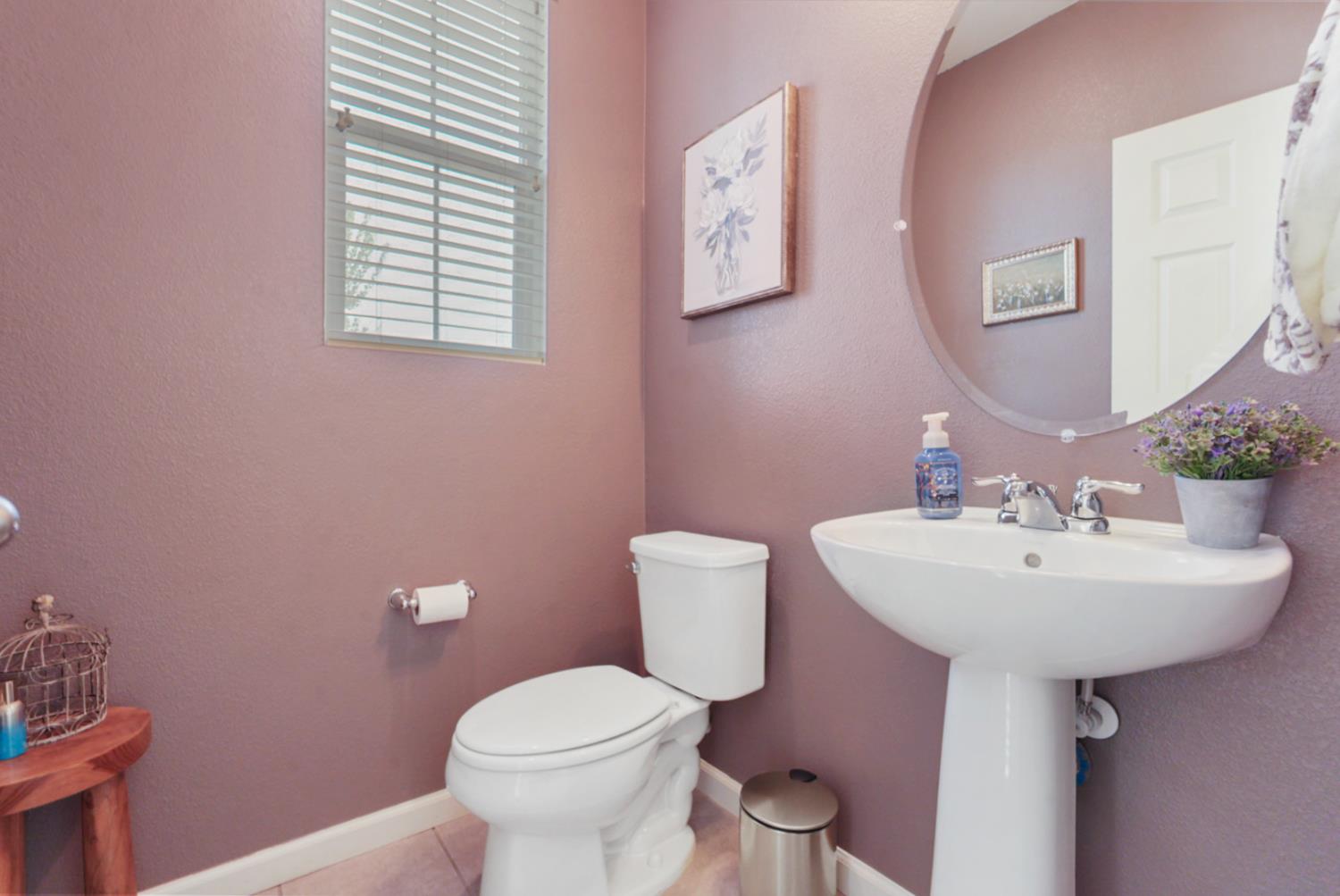 5713 Antique Rose Way, Riverbank, CA 95367