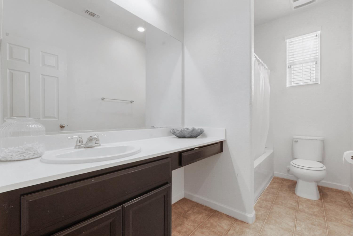 5713 Antique Rose Way, Riverbank, CA 95367