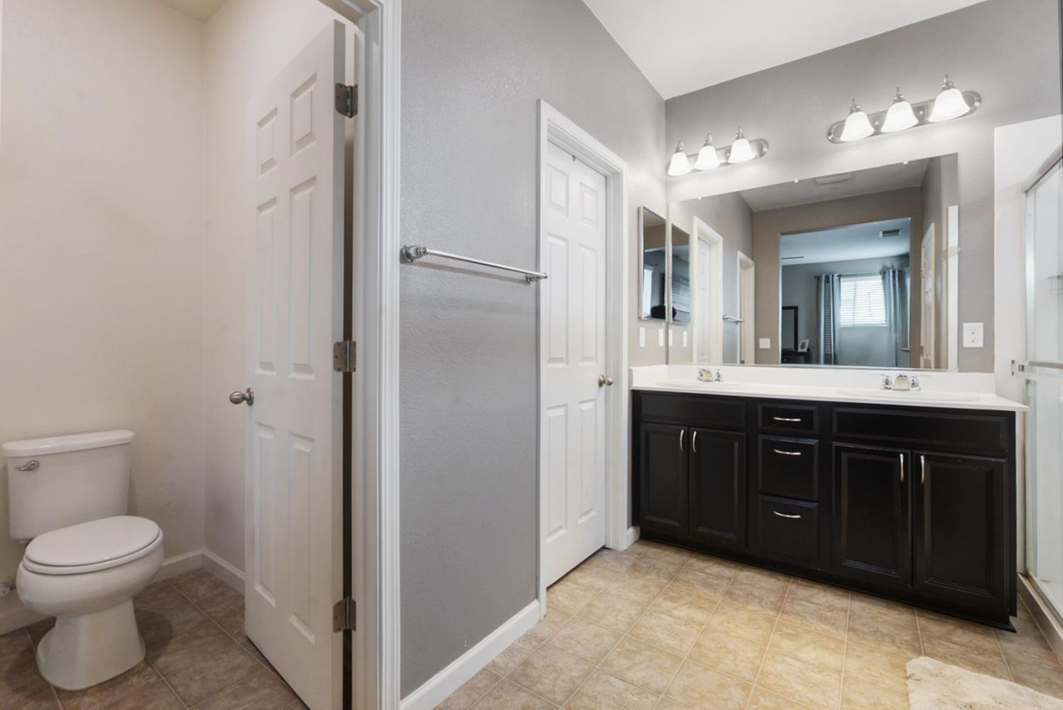 5713 Antique Rose Way, Riverbank, CA 95367