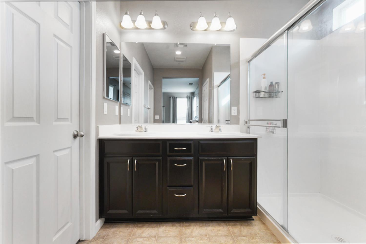 5713 Antique Rose Way, Riverbank, CA 95367