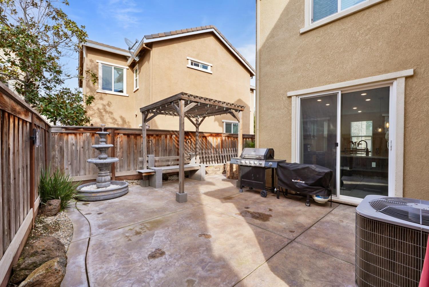 5713 Antique Rose Way, Riverbank, CA 95367