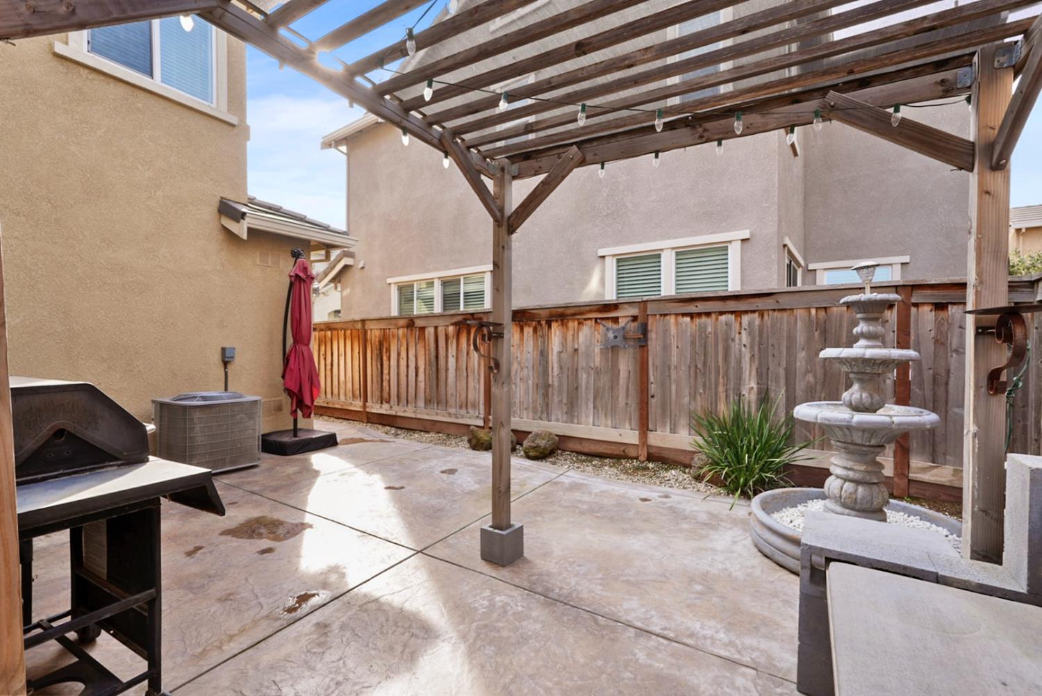 5713 Antique Rose Way, Riverbank, CA 95367