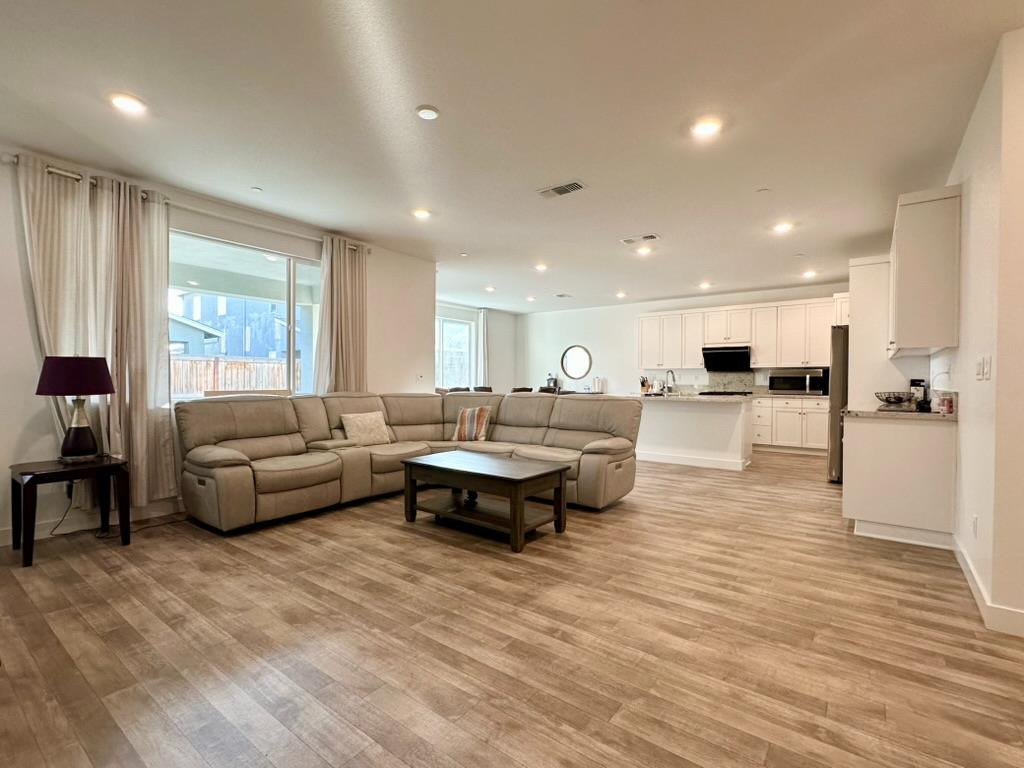 1770 Flaxen Ct, Manteca, CA 95337