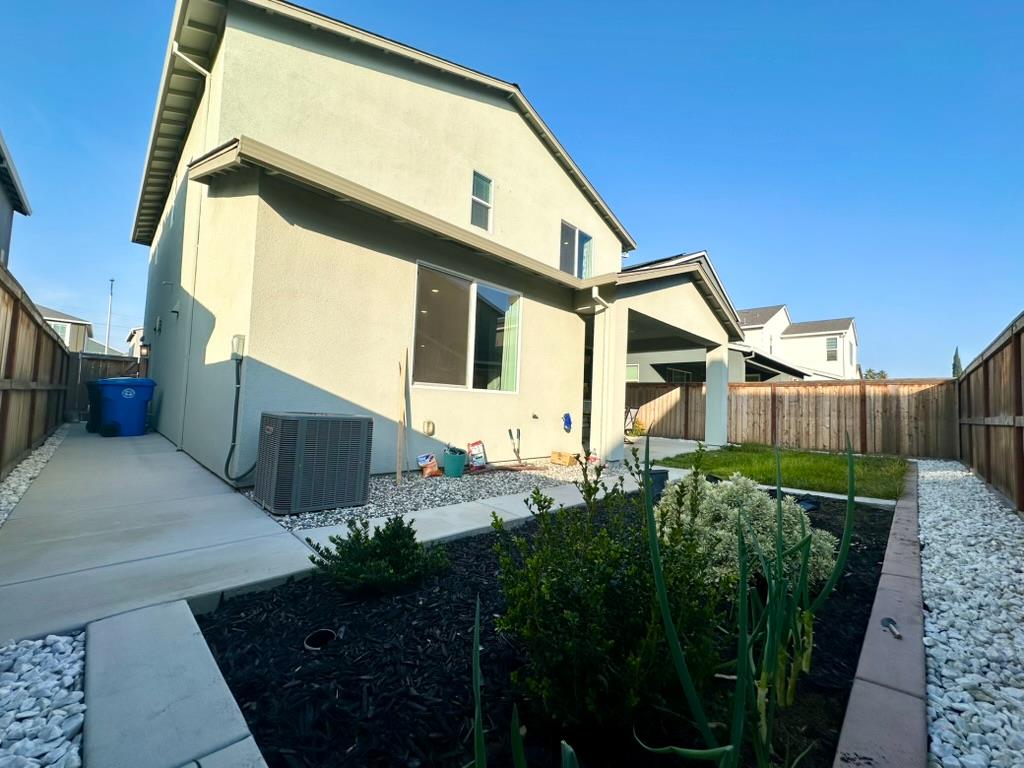 1770 Flaxen Ct, Manteca, CA 95337