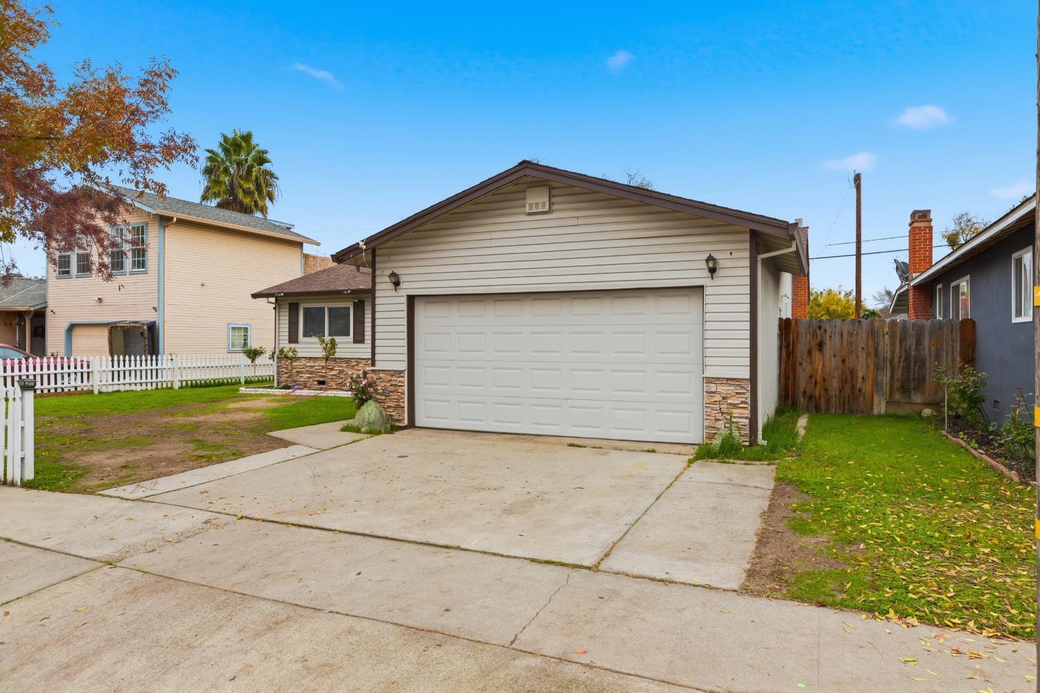 1322 Carver, Modesto, CA 95350