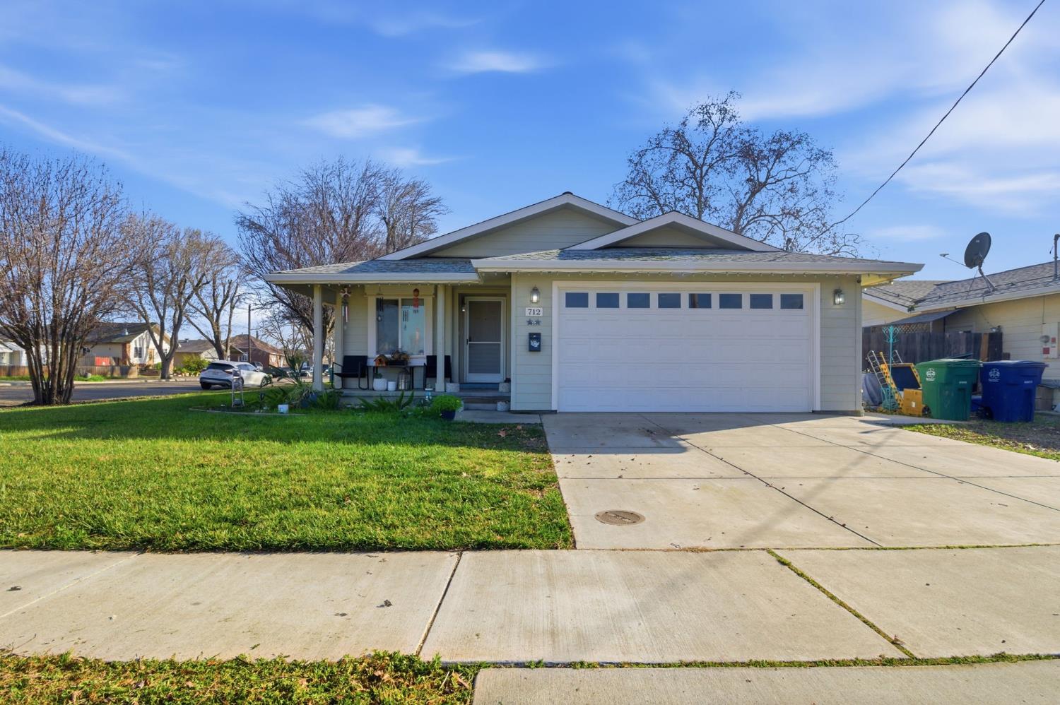 712 5th Ave, Gustine, CA 95322