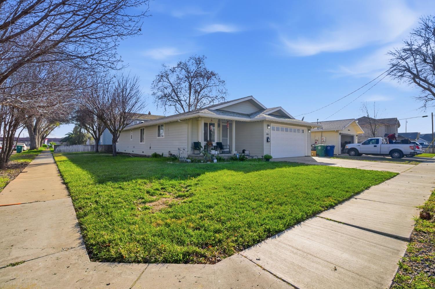 712 5th Ave, Gustine, CA 95322