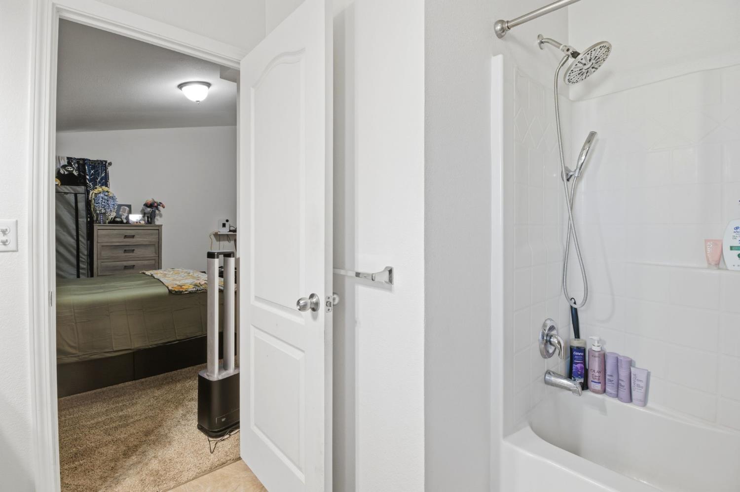 712 5th Ave, Gustine, CA 95322