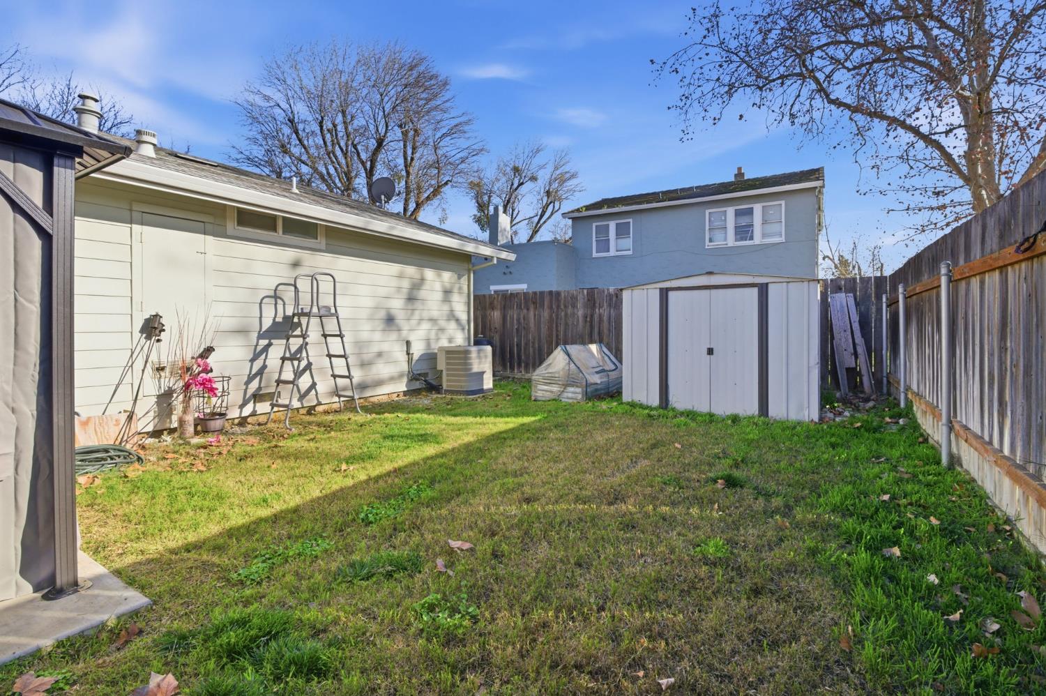 712 5th Ave, Gustine, CA 95322