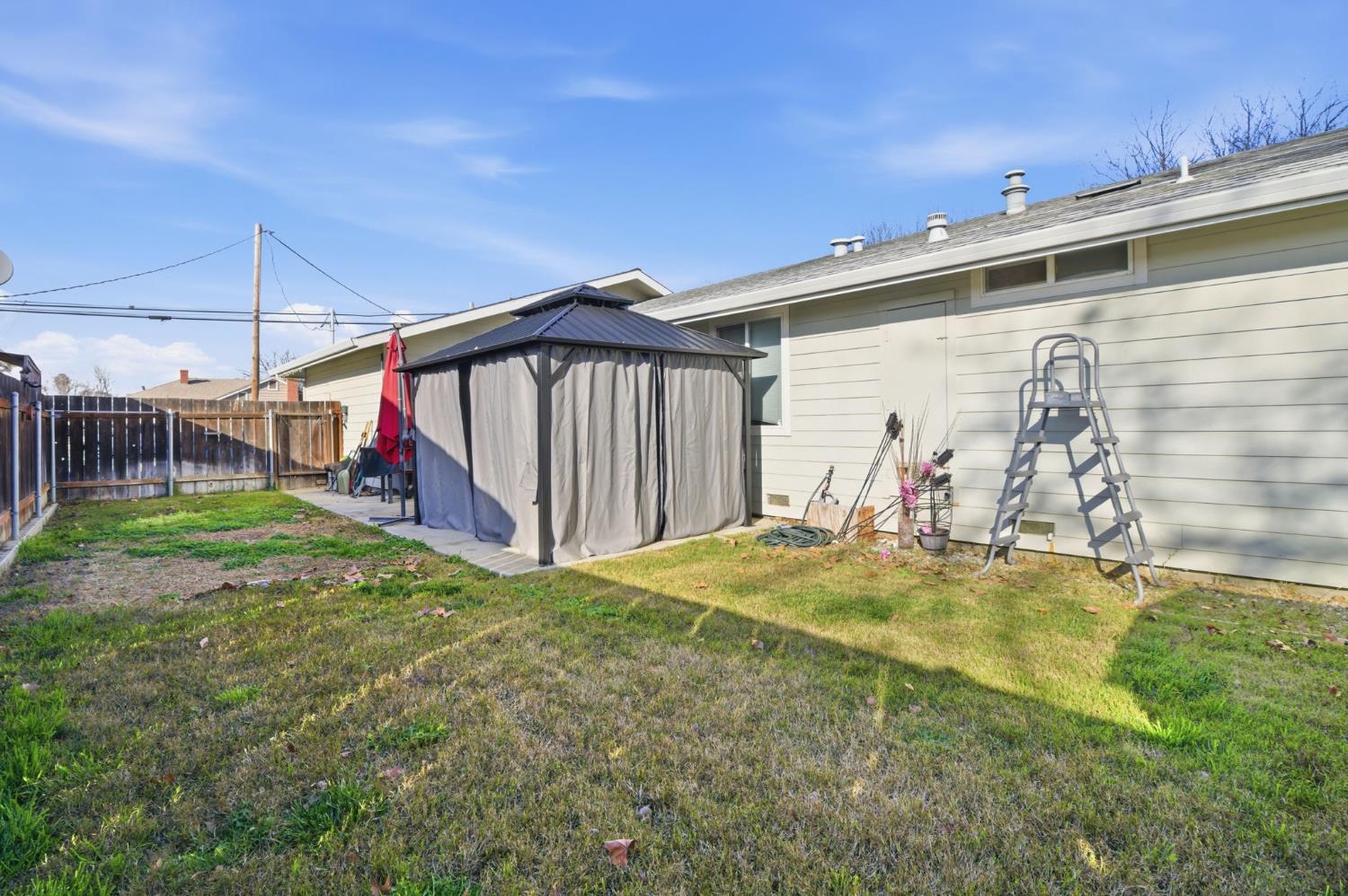 712 5th Ave, Gustine, CA 95322