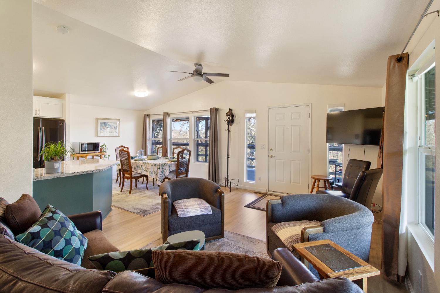 13355 Lancaster Rd, Oakdale, CA 95361