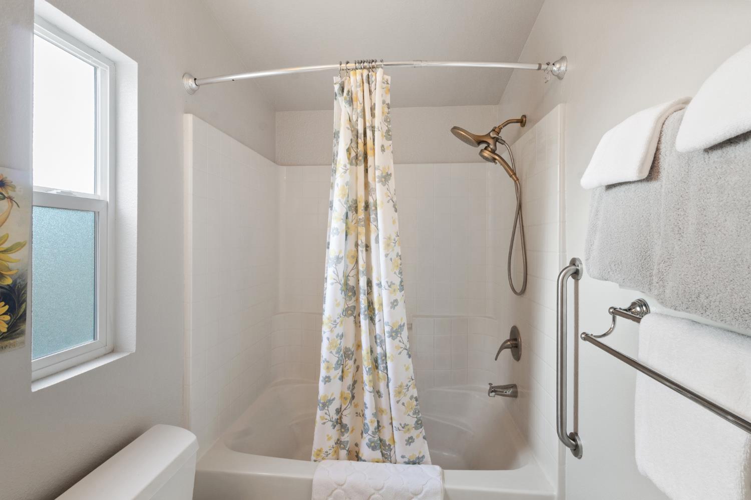 13355 Lancaster Rd, Oakdale, CA 95361