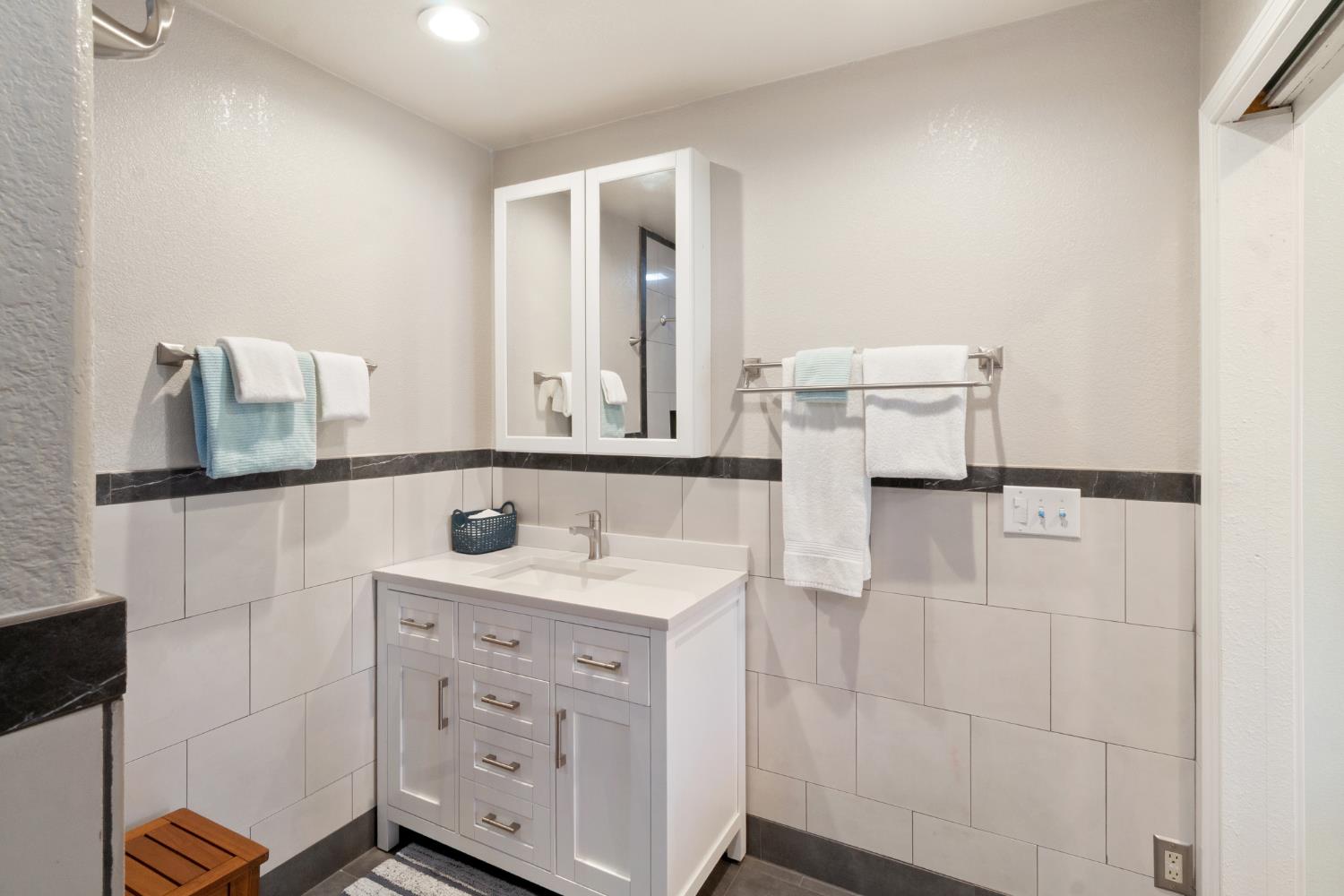 13355 Lancaster Rd, Oakdale, CA 95361