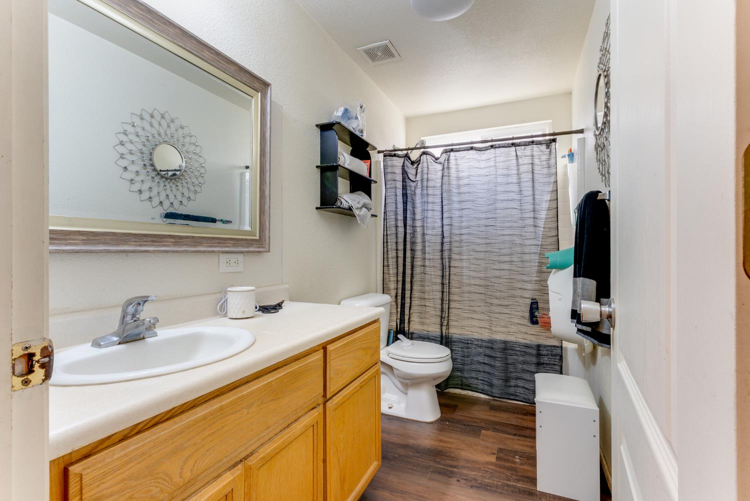 2083 W Antley St, Merced, CA 95348