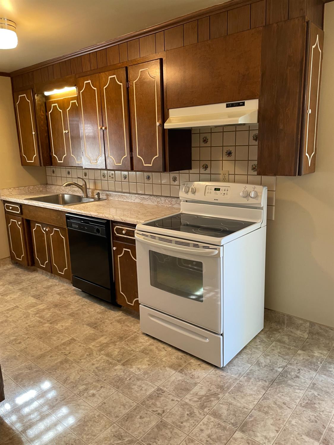 1506 Mitchell, Escalon, CA 95320