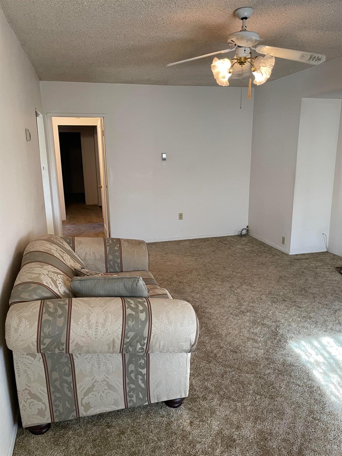 1506 Mitchell, Escalon, CA 95320