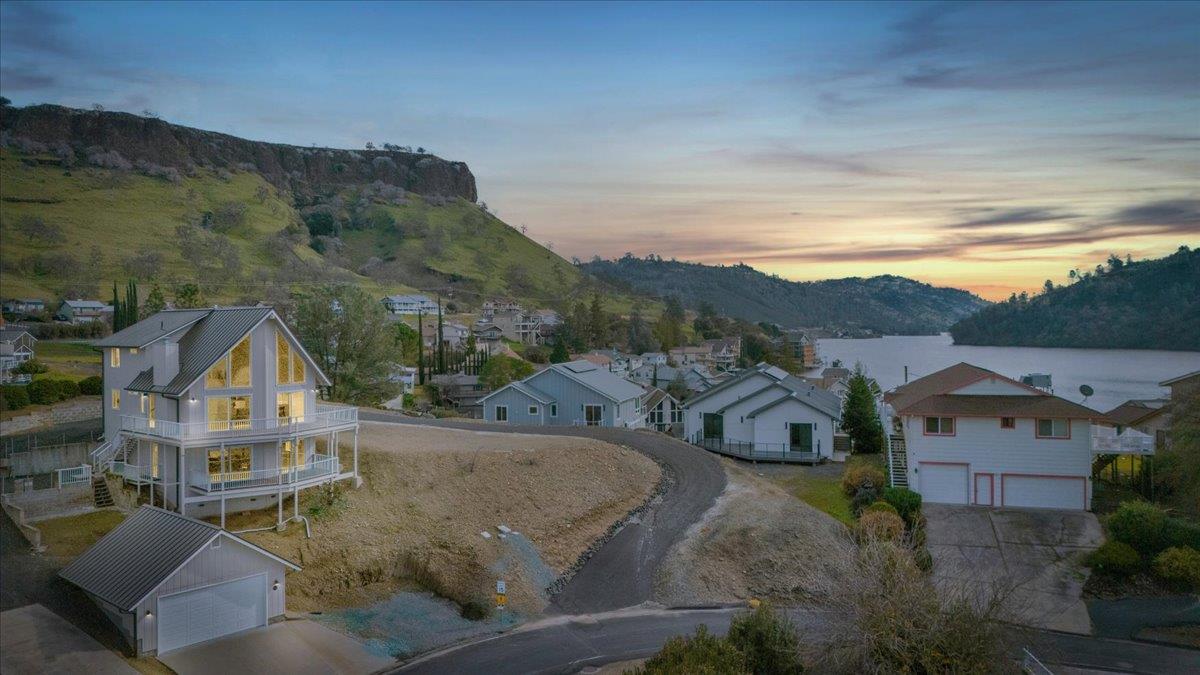 935 Foothill Rd, Copperopolis, CA 95228