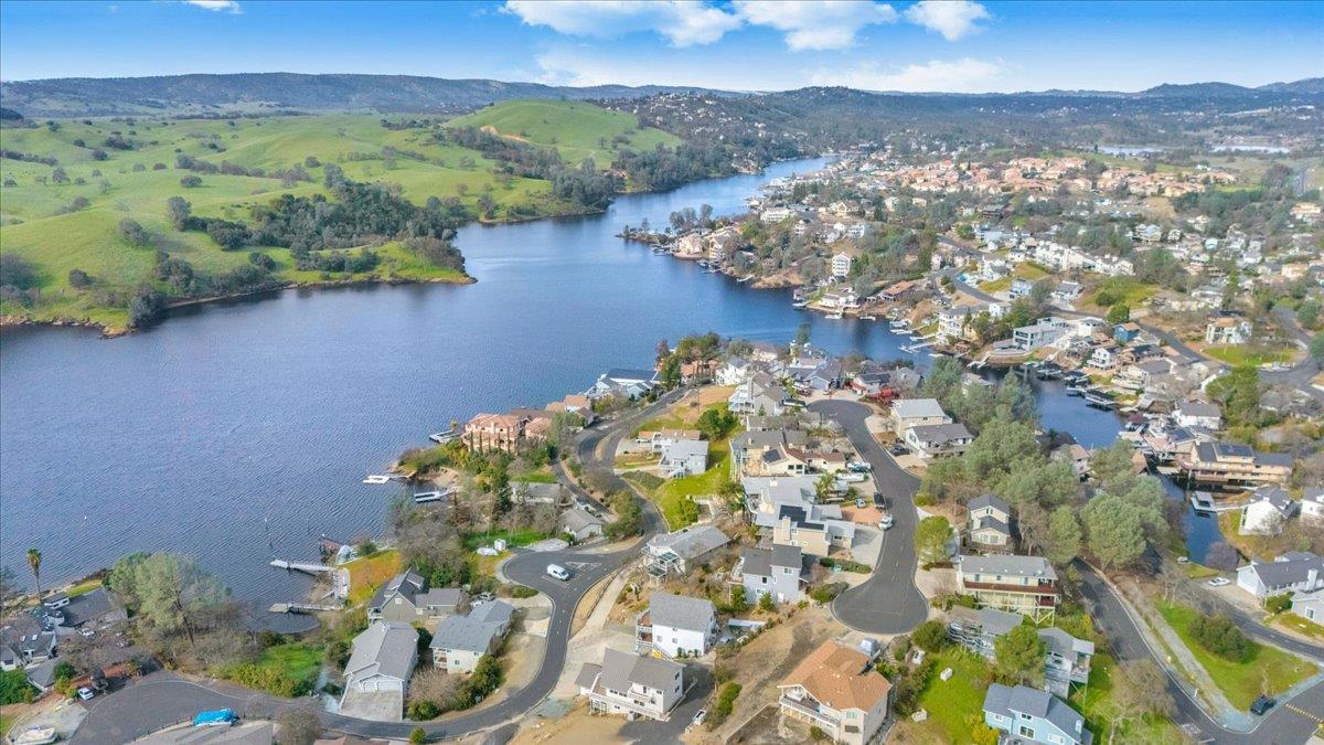 935 Foothill Rd, Copperopolis, CA 95228