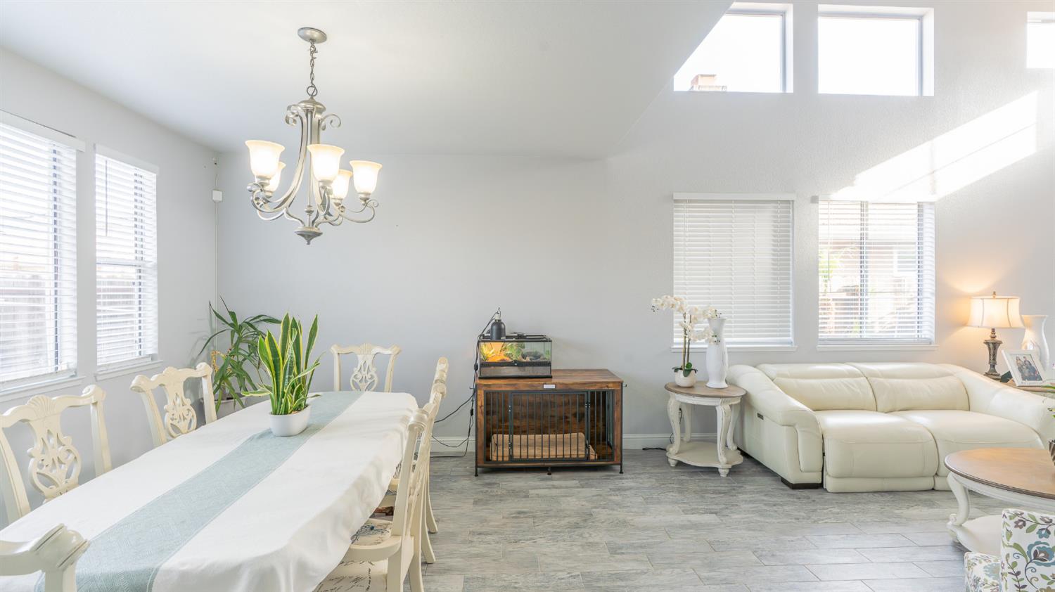 707 Chenin Blanc Dr, Manteca, CA 95337